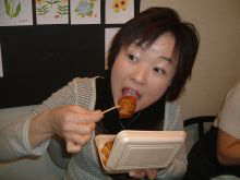 たこ焼き美味しいー さあ食べたらがんばろう!
