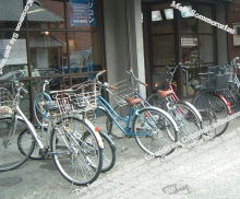 自転車でもバイクでも通える!