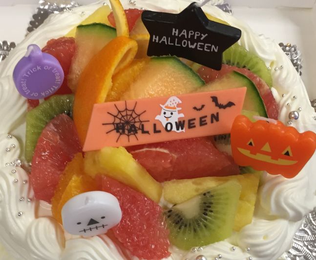 ハロウィンのデコレーションケーキ