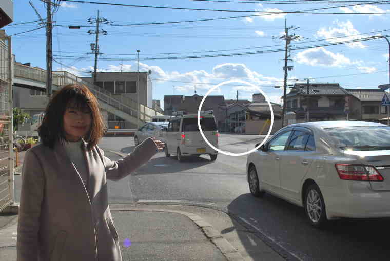 駐車場が見えています。