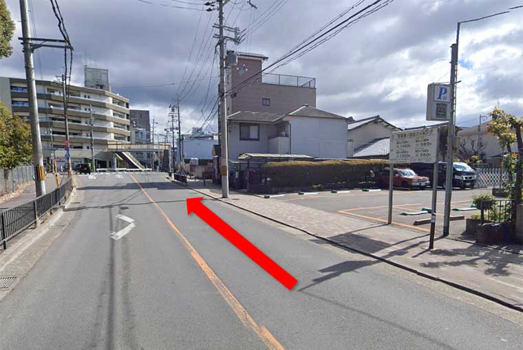 このガレージも通過