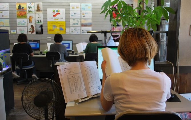 パソコンを始めるきっかけとなったお母さんの画像