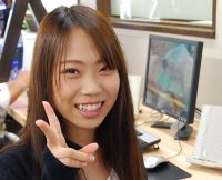 ダブル合格保証の予定でトリプル資格を取れてうれしそうな春菜ちゃん。