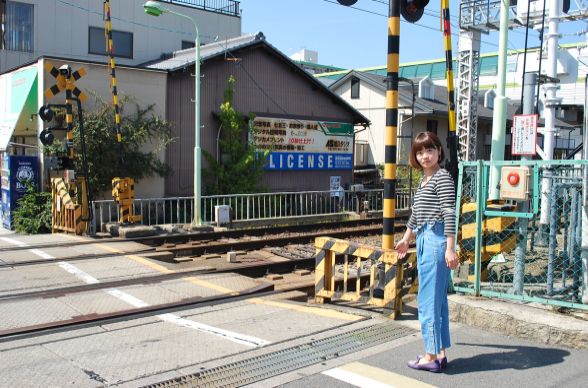 さあ、踏切を渡りましょう
